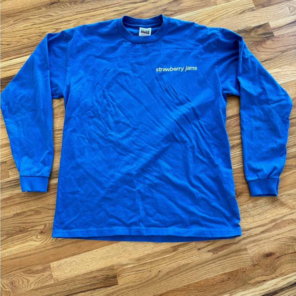 STRAWBERRY LONG SLEEVE UNRELEASED SIZE XL FITS LIKE LARGE